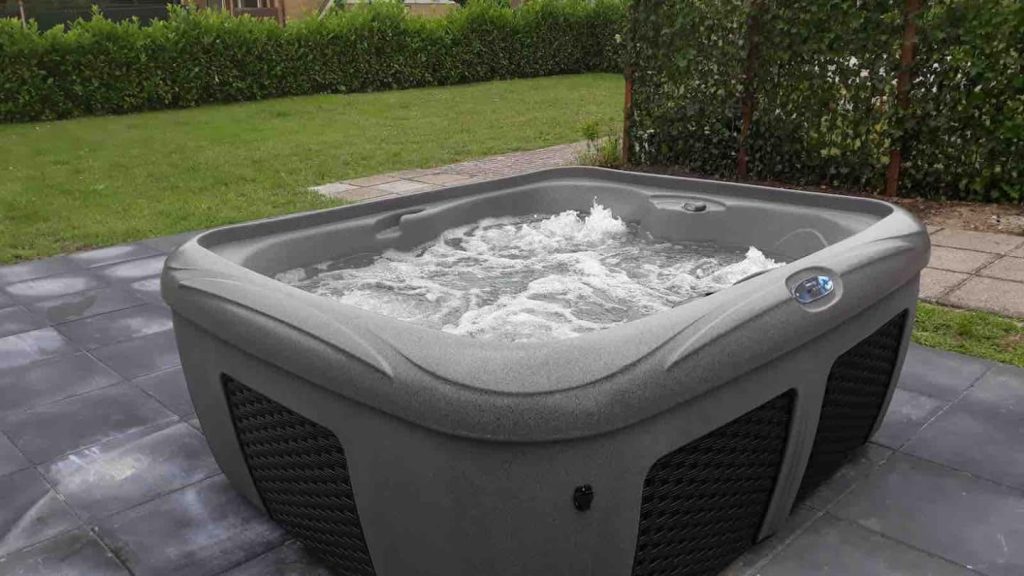 De heerlijke jacuzzi in kwestie!